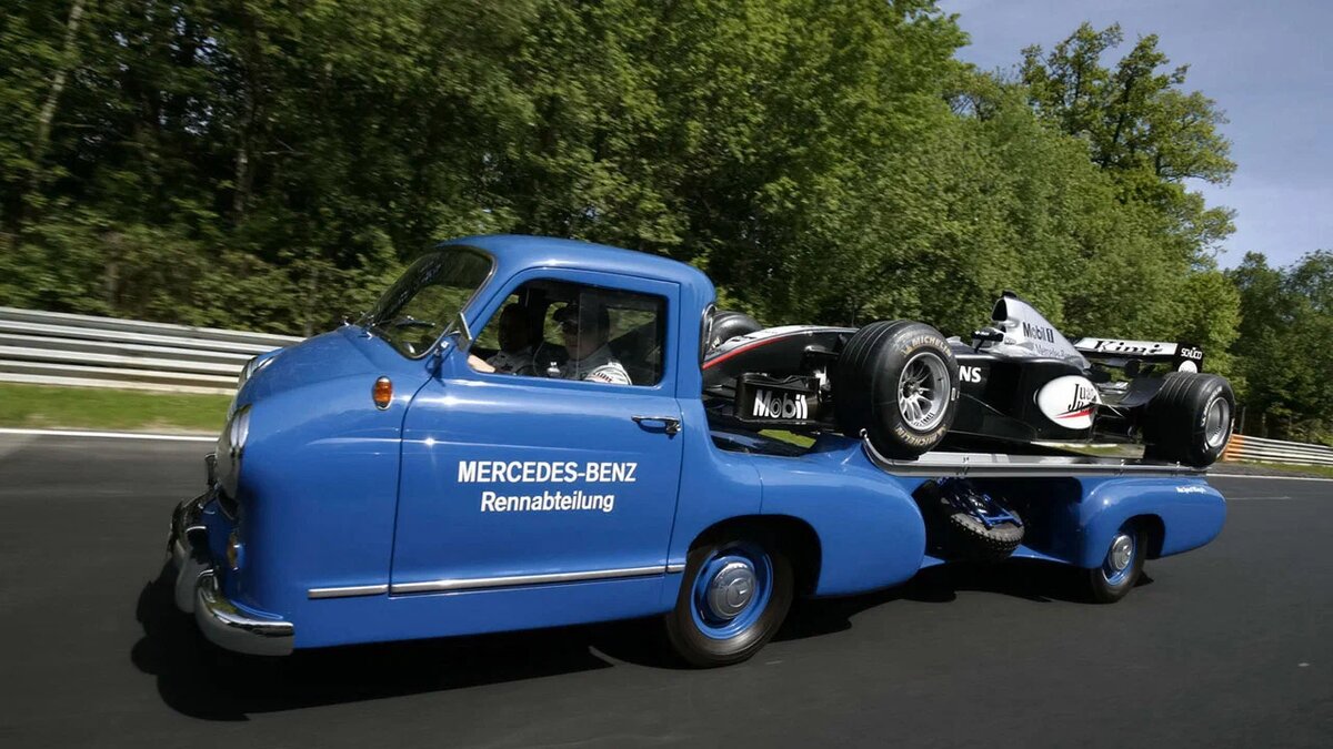 Blue wonder. Mercedes Benz 1954 Renntransporter. Mercedes-Benz Blue Wonder 1955. Mercedes Benz Truck Blue Wonder 1955 with Mercedes 300 SLR. Blue Yonder.