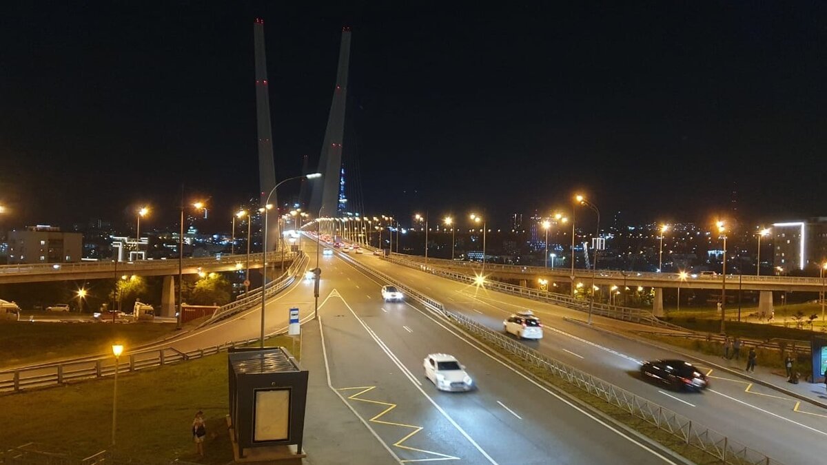     Глобальные перемены ждут сразу четыре важных и оживлённых перекрёстка Владивостока. На них установят или перенастроят светофоры, а на некоторых даже перенесут пешеходный переход.