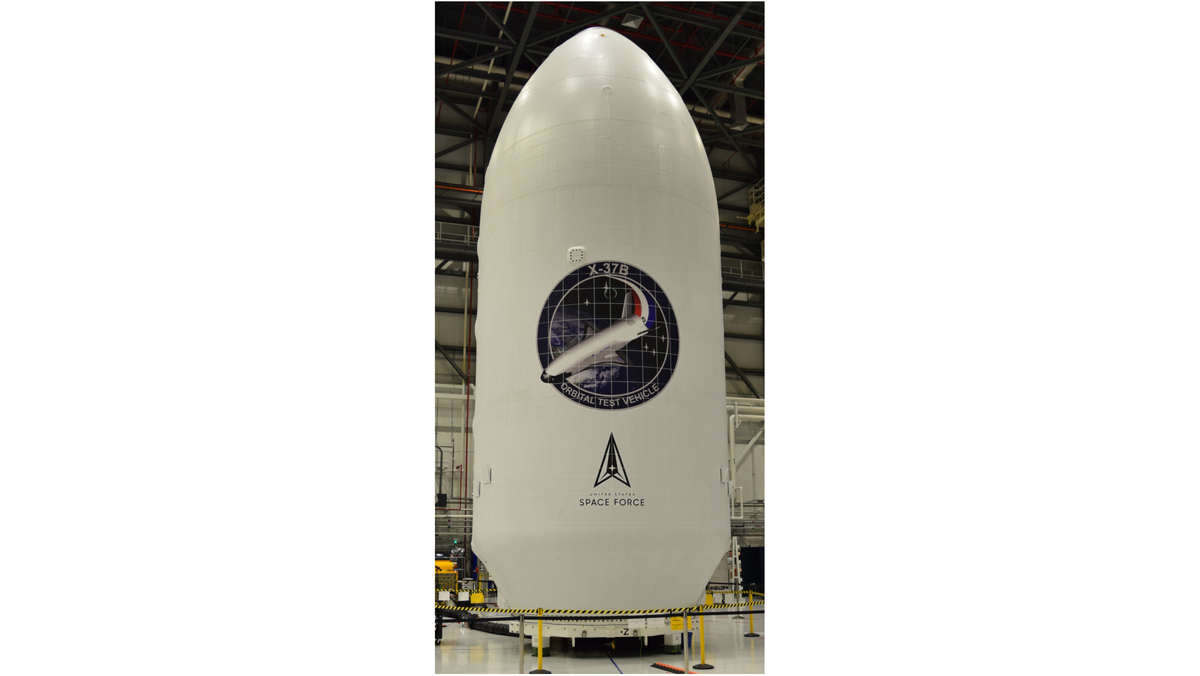 X-37B в обтекателе Falcon Heavy. Иллюстрация: Boeing  📷
