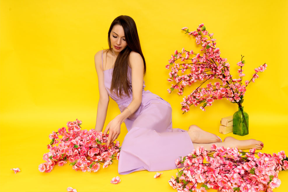 Фотосессия на цветном фоне