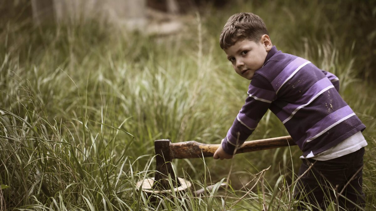     Подростки заинтересовались в культуре 90-х годов от скуки, об этом корреспонденту RostovGazeta ростовский детский психолог Алексей Лукьянов.