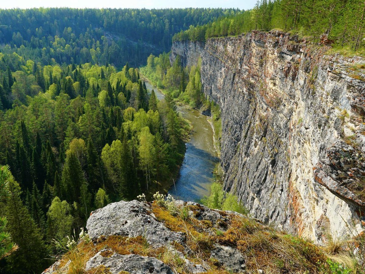 Сим осень. Симский Утес Башкирия. Город сим Урал. Гора сим Башкирия. Река сим в Башкирии.