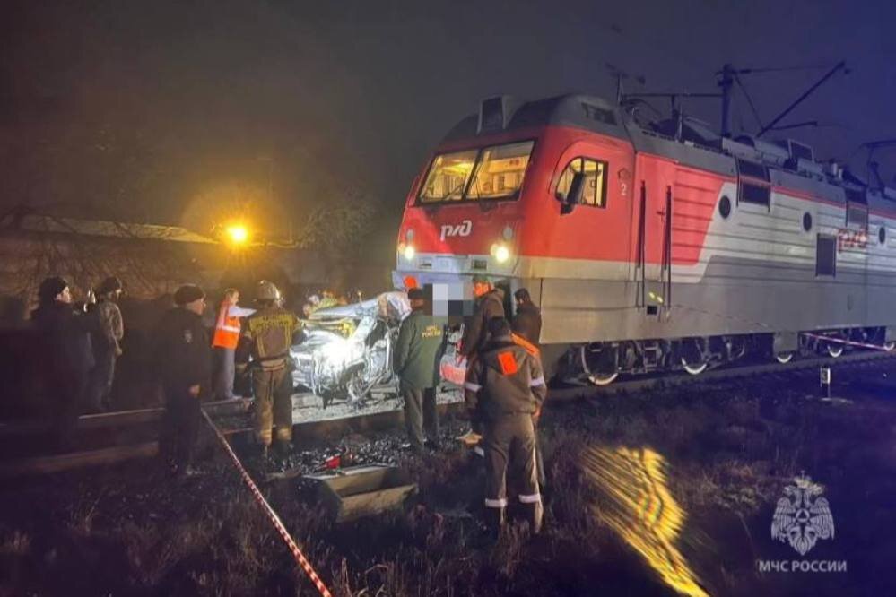 Поезд во владикавказ. Поезд Владикавказ Адлер. Владикавказ Адлер железная дорога.