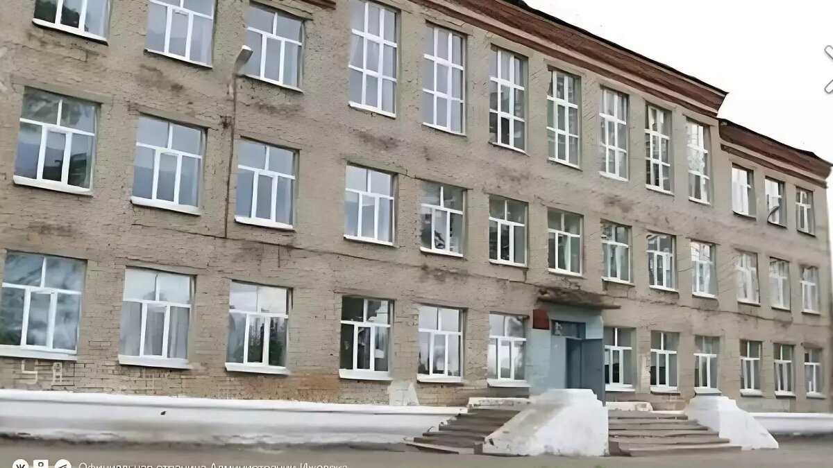     В ходе прямой линии 7 декабря главу Удмуртии Александра Бречалова спросили о сроках строительства новых зданий школ №65 и №91 в Ижевске, которые сейчас переполнены и требуют расширения.