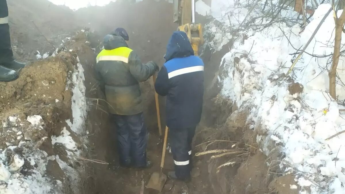     В настоящее время специалисты ведут работы по регулированию теплоподачи в данные дома в Воткинске.