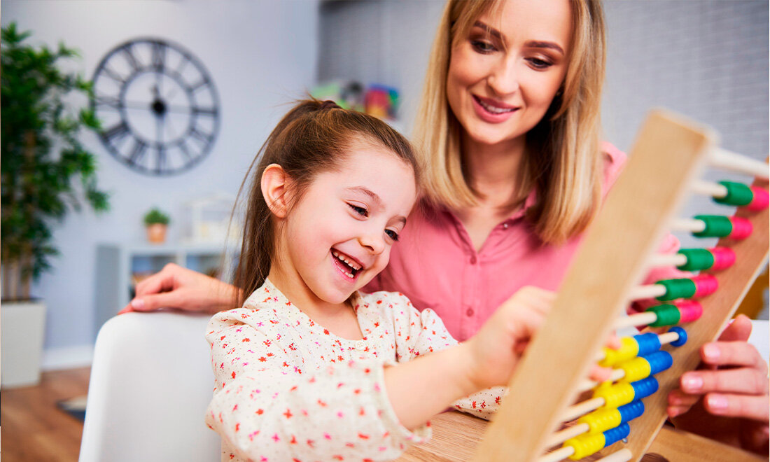 Родители и дети школьники. Родители готовят детей к школе. Родители готовят детей к школе. Родители готовят детей к школе. Родители и дети.