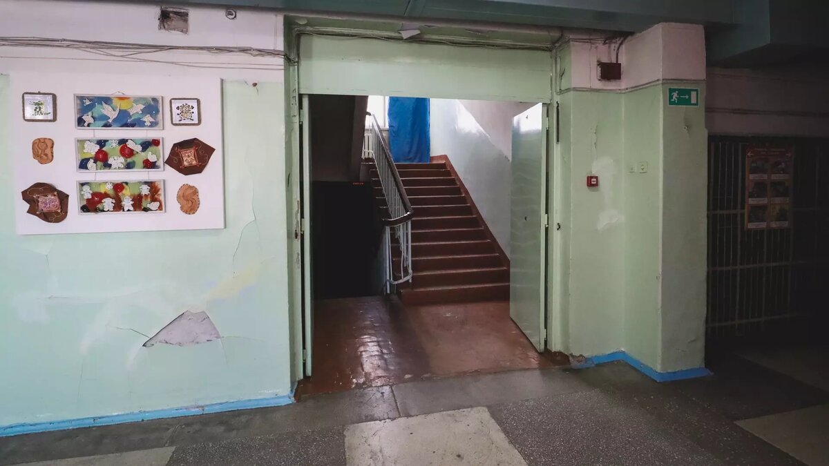     Сообщения с угрозами поступили еще в восемь учебных учреждений, об этом сообщили на одном из новостных Telegram-каналов.