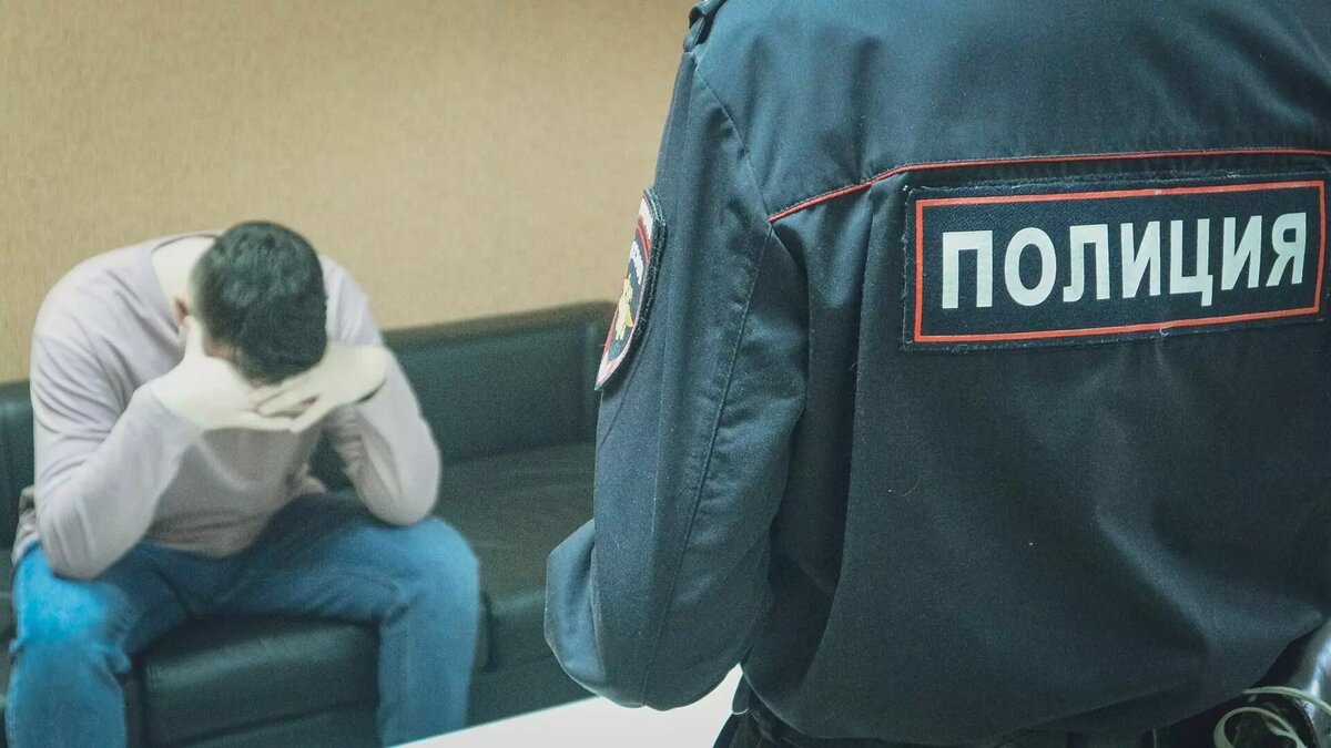     Трое парней 17 и 18 лет зверски избили прохожего в Дзержинском районе Волгограда ради еды и денег, сообщает региональная полиция.
