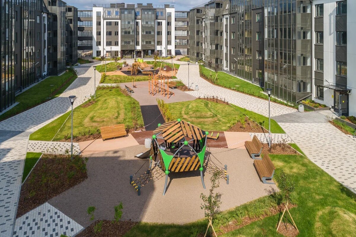 Дворы без машин - это уже совершенно привычная история для петербургских и областных новостроек