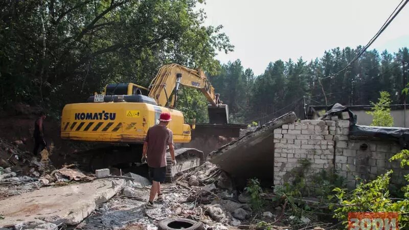     По данным Следкома, уже снесено более 300 гаражей