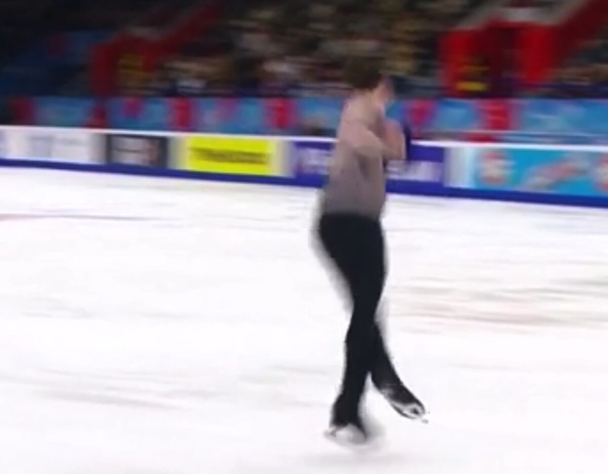 Приземление с тройного акселя.