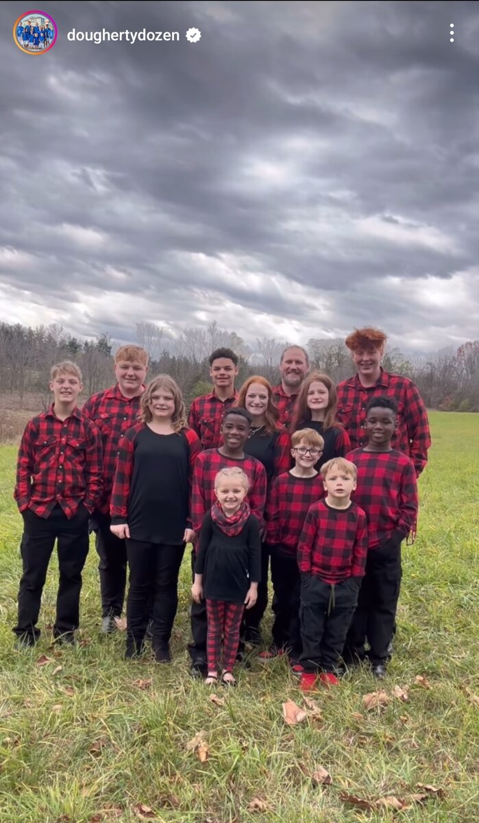Семья Догерти, фото из запрещенной соцсети @doughertydozen