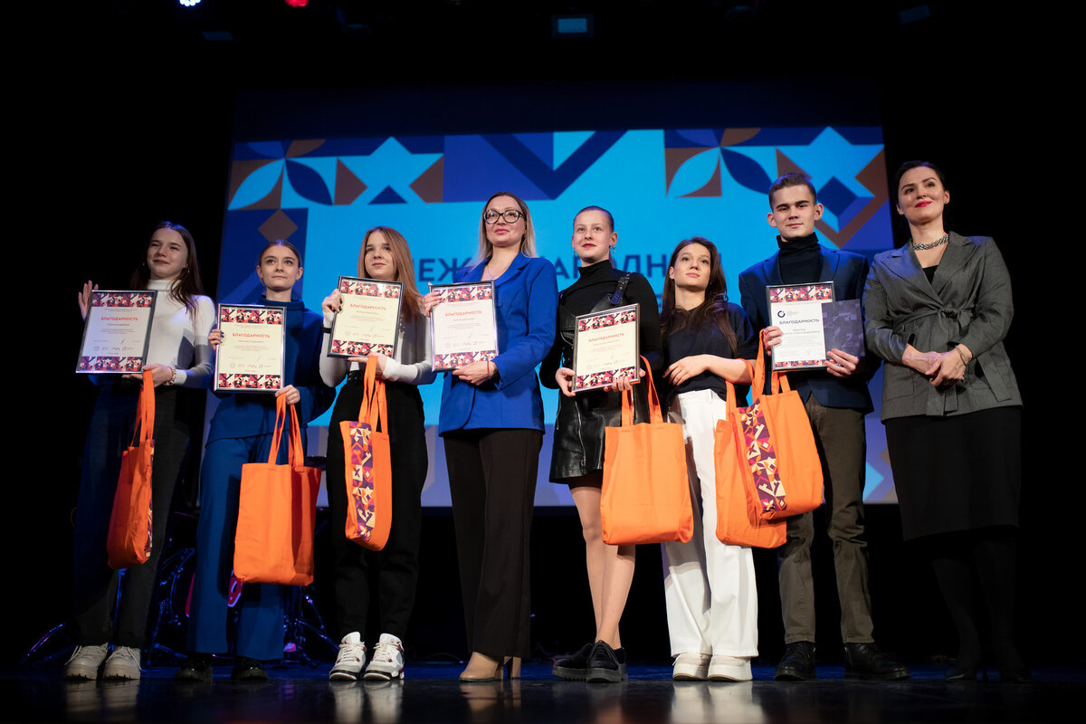    В Сургуте наградили волонтеров