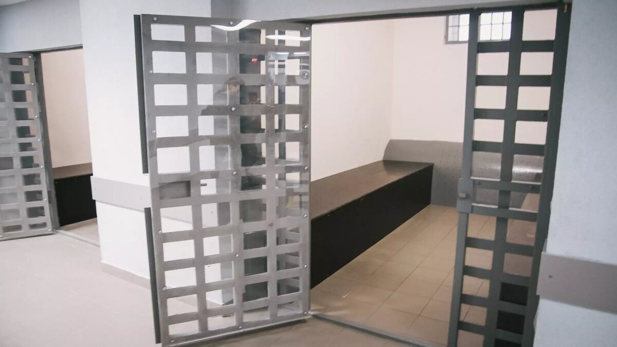     Свою вину осужденный житель Воткинска полностью признал и раскаялся.