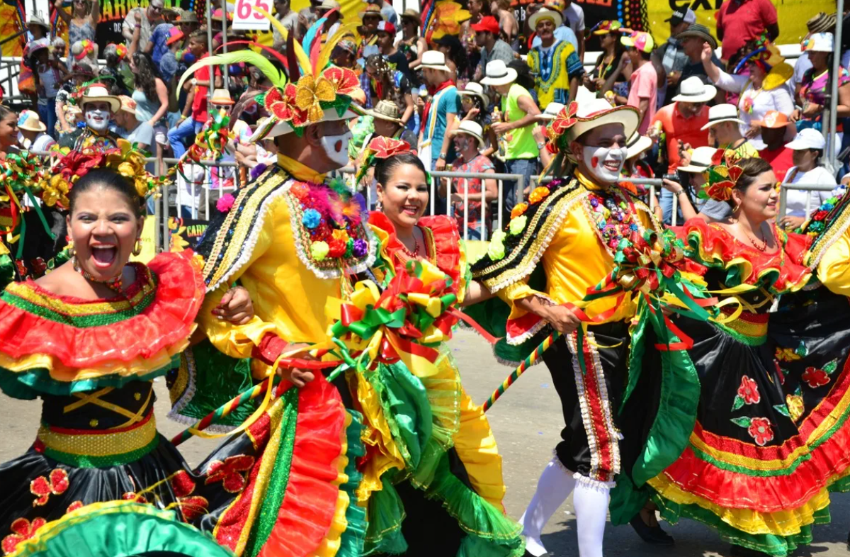 La carnaval. Карнавал де Оруро. Карнавал де Барранкилья. Карнавал Барранкилья 2021. Карнавал el Joselito в Барранкилье.