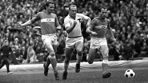 Иван Варламов, Эдуард Стрельцов и Валерий Дикарев. Фото из архива семьи Волковых