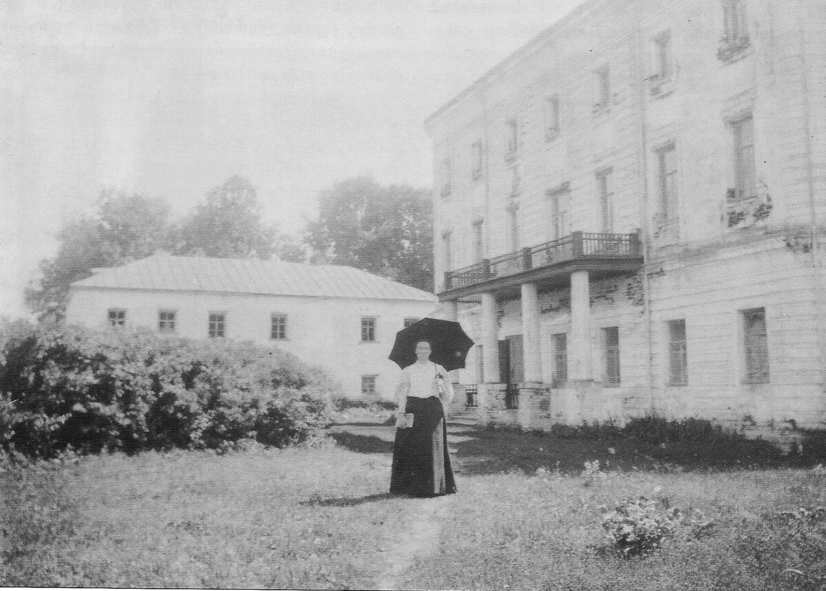 Главный дом и парадный двор. Усадьба Белкино, 1895-1899гг. pastvu.com