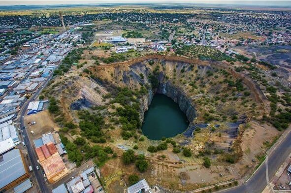 Мы оказываем услуги по проектированию, геомеханике, производству геодезических и маркшейдерских работ для горнодобывающих предприятий. ООО «Сибирский научно-исследовательский институт горного и маркшейдерского дела». ООО «СИБНИИГИМ».
https://sibniigim.ru/