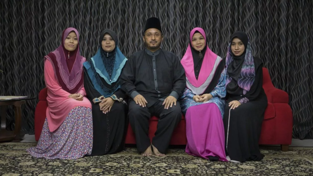 полигамия у женщин