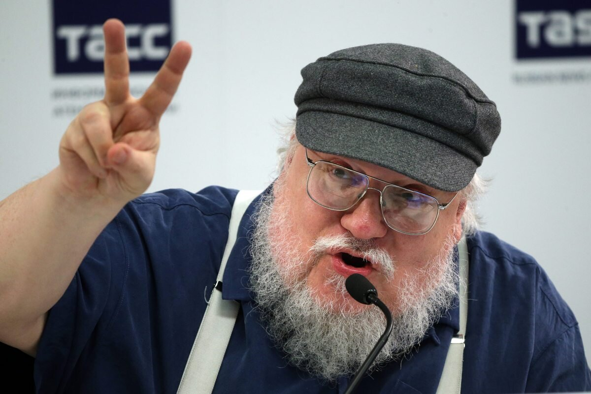 "Да, мне осталось только две книги!" (фото www.kanobu.ru).