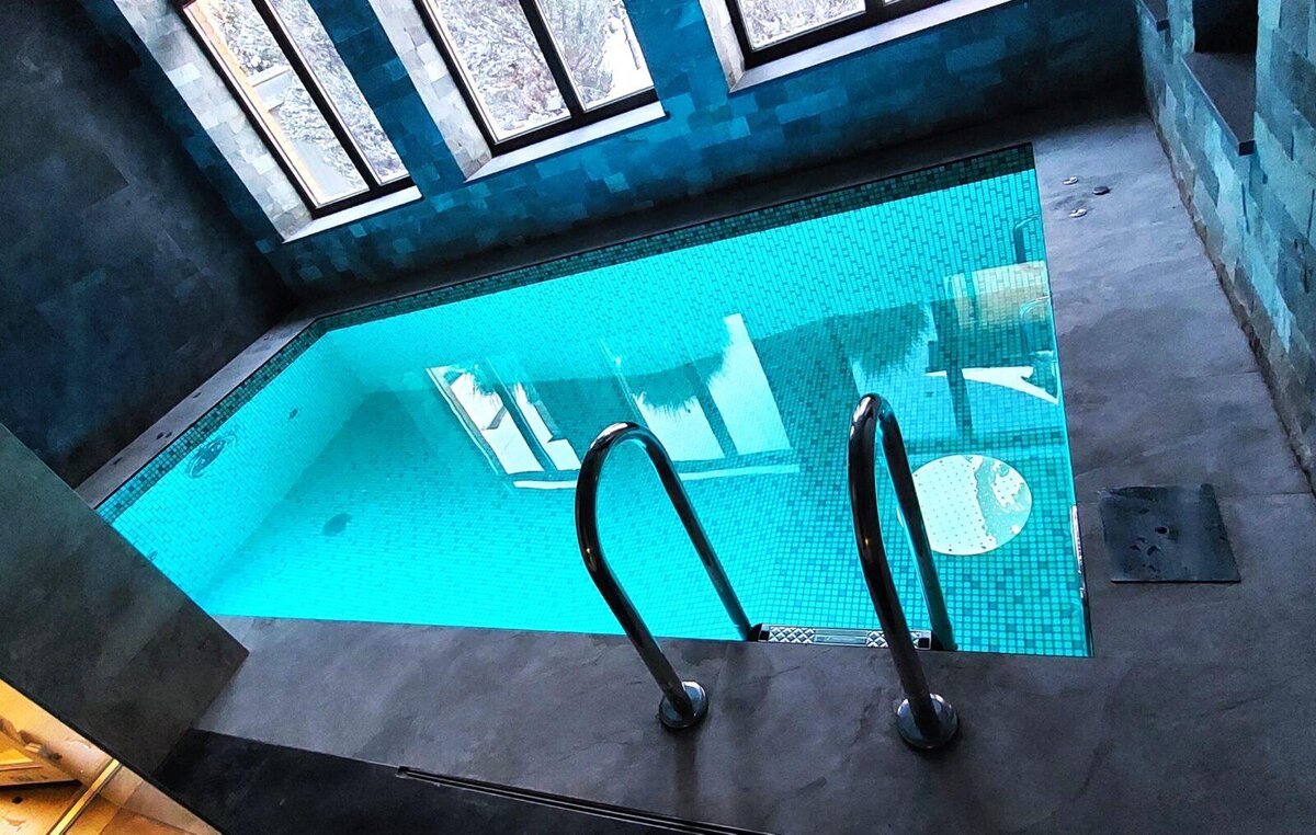 Готовый Бассейн в частном доме с аттракционами Garaev Group