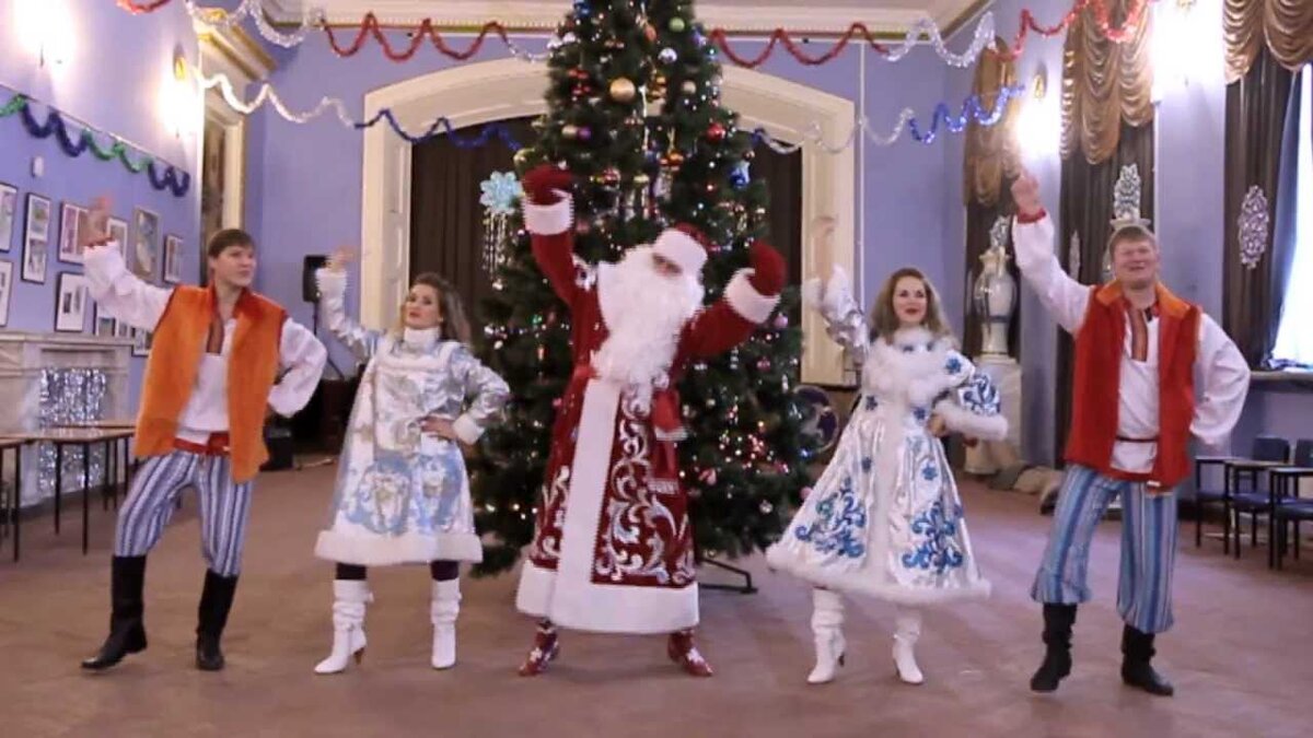 Кадр из видео с песней-переделкой «Gangnam Style» (Psy) на Новый год