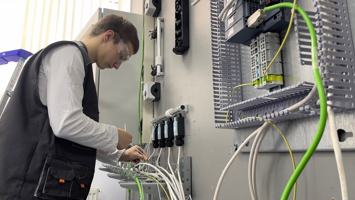    В Сургутском политехническом колледже прошел отбор участников на региональный чемпионат «Профессионалы»