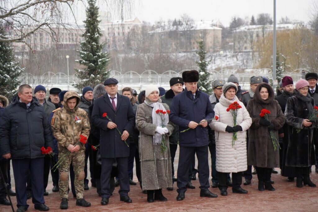 «Герои живут рядом»: вторая областная акция ко Дню Героев Отечества