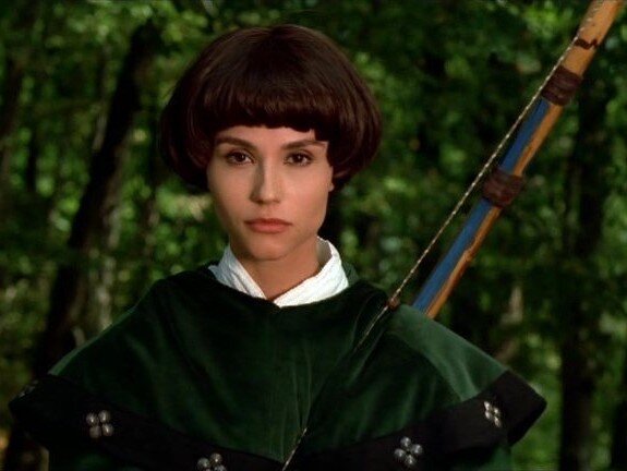 алессандра мартинес пещера золотой розы. бриджит нильсен пещера золотой розы. фантагиро или пещера золотой розы 1991. пещера розы фантагиро. алессандра мартинес фантагиро.