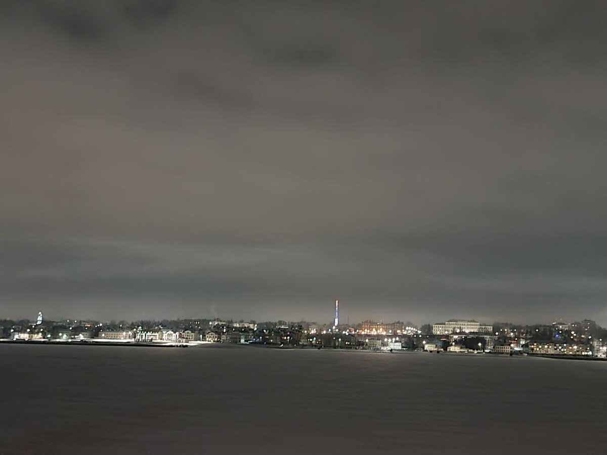 Ночная Кострома. Волга. Фото автора.