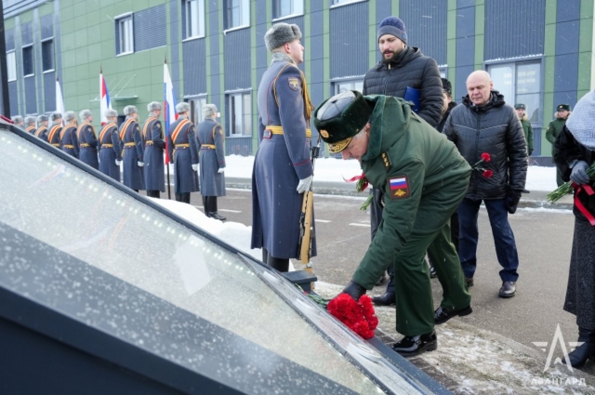    В Подмосковье открыли памятник, символизирующий борьбу России с неонацизмом