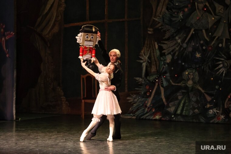    В курганской филармонии прошел балет «Щелкунчик»
