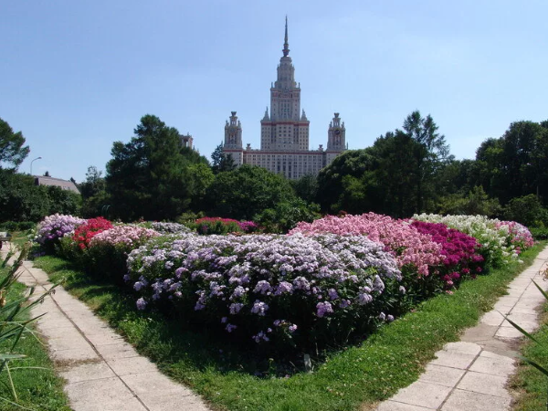 Ботаническй сад МГУ на Воробьевых горах в Москве. Фото из инета