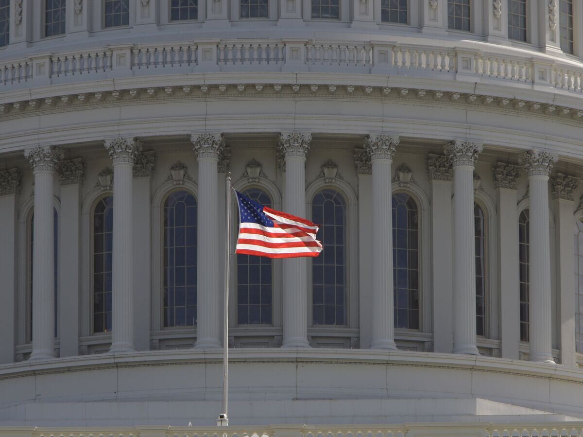    Капитолий, здание в Вашингтоне, где заседает конгресс США© РИА Новости / Игорь Михалев