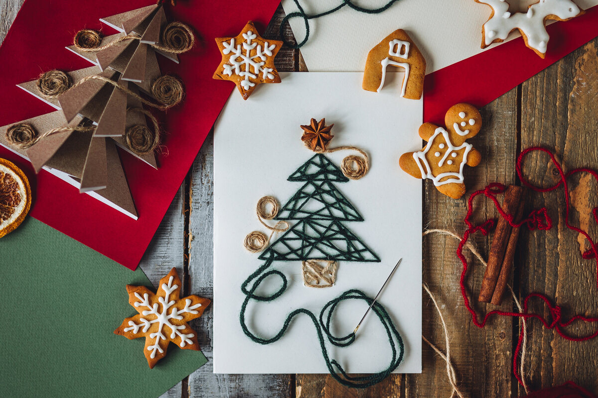     10 самодельных новогодних украшений, которые придадут твоей елке особый характер