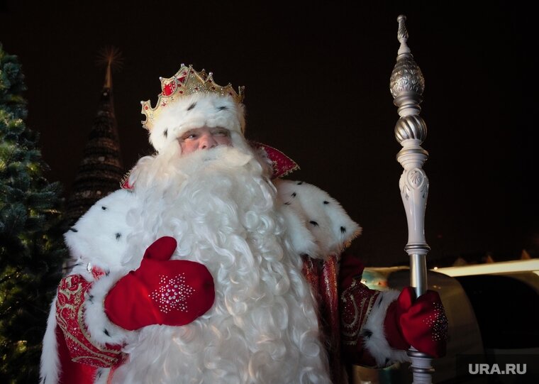    На Урале множество мест, куда можно приехать к Деду Морозу
