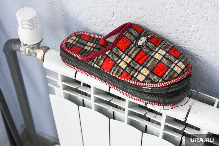    Коммунальные службы работают в усиленном режиме, чтобы вернуть отопление в дома