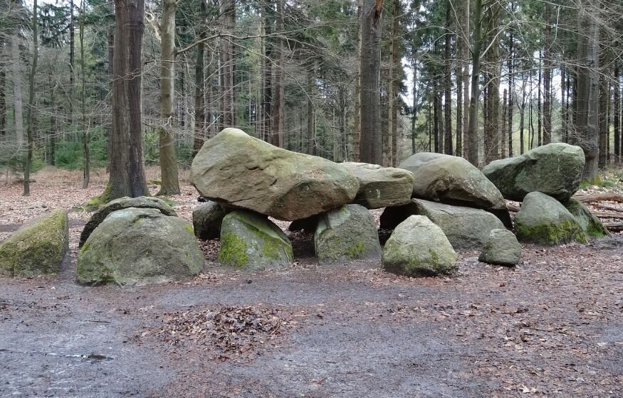    В Сибири обнаружена старейшая в мире 8000-летняя крепость