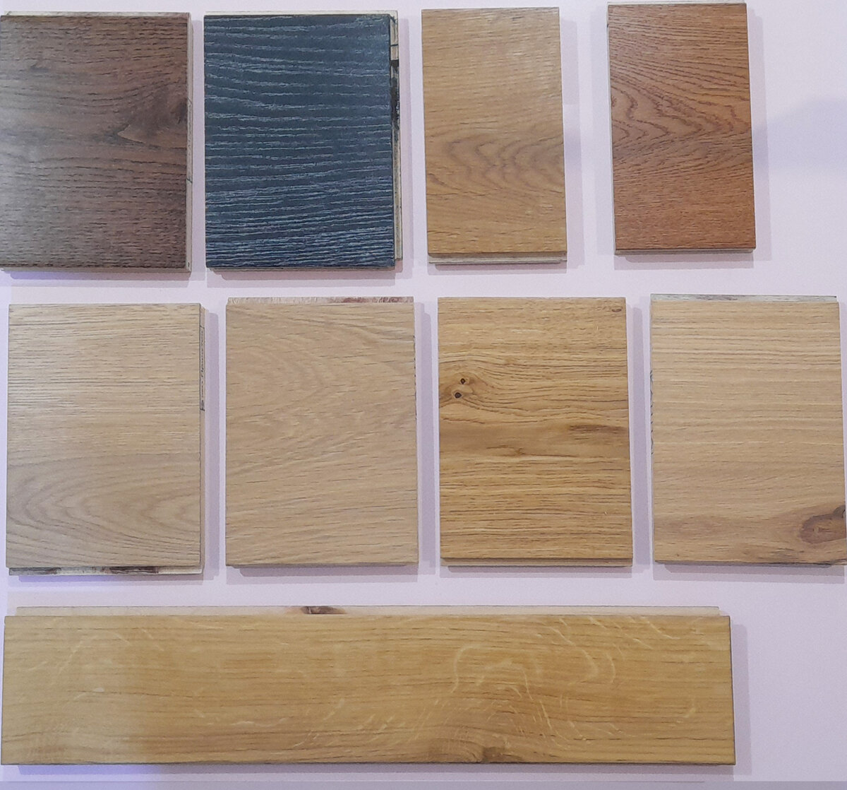 Дизайн интерьера. Интерьер студии. Еще раз. перед реализацией подбираю полы, работа с натуральными образцами. Никакой рендер не заменит живого материала. Даже в хорошем рендере линолиум под дерево и настоящее дерево выглядит одинаково. Образцы Finex