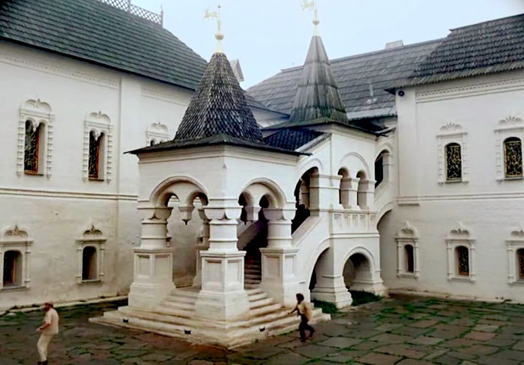 Кадр из фильма. Сравните) 