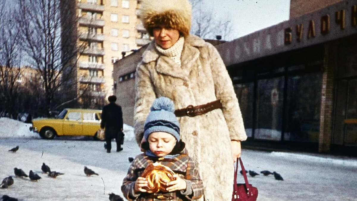 Пока простые женщины мечтали о шубе на собачем меху, богатые в 90-х одевались совсем по-другому