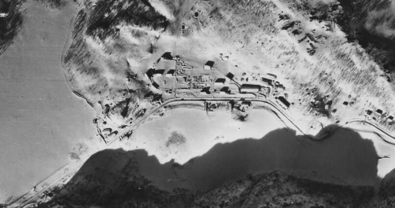 Рис. Немецкая АФС, район нп Лиинахамари, по состоянию на март 1943 года, видна площадка пятиугольной формы с 6 бараками.