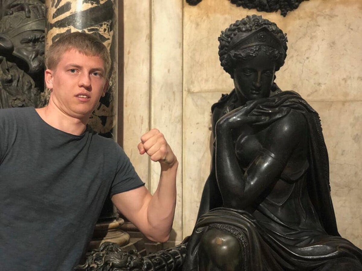 Однажды девушка мне доказывала, что "Щербаков без мата - это уже совсем не то". Ну... не убедила. 