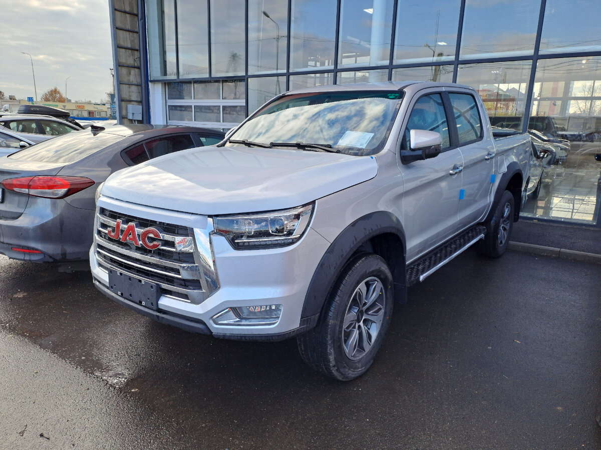 JAC T8