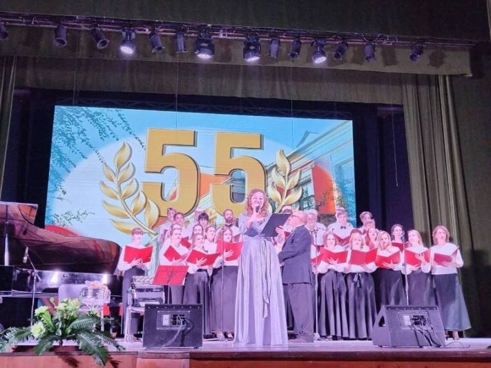    В Камышине торжественно отметили 55-летие городского колледжа искусств (фото пресс-службы администрации Камышина)