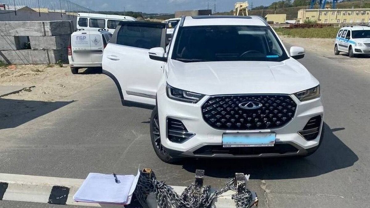    Курянину возместят ущерб за поврежденный шлагбаумом автомобиль