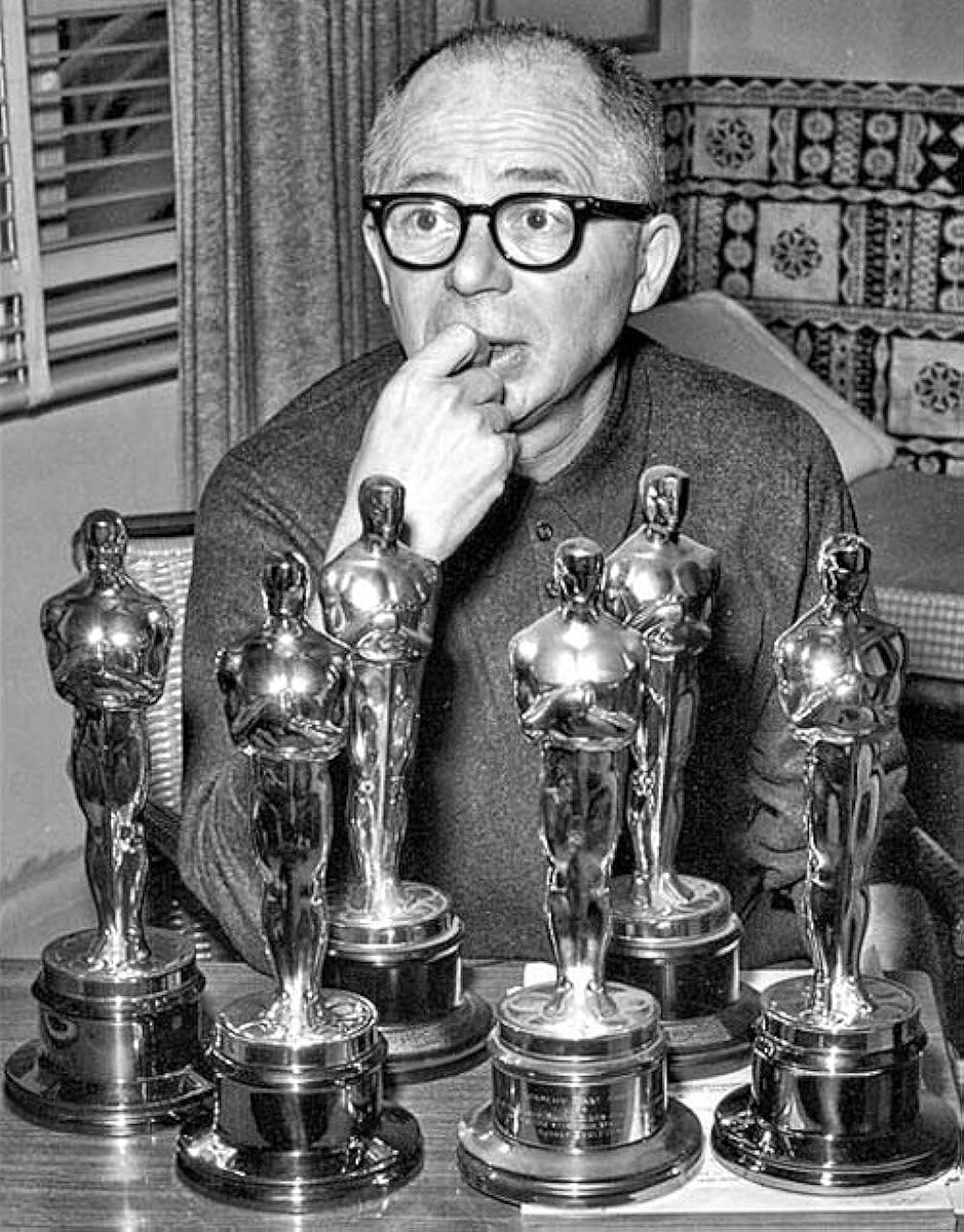 Билли Уайлдер со своими "Оскарами"
