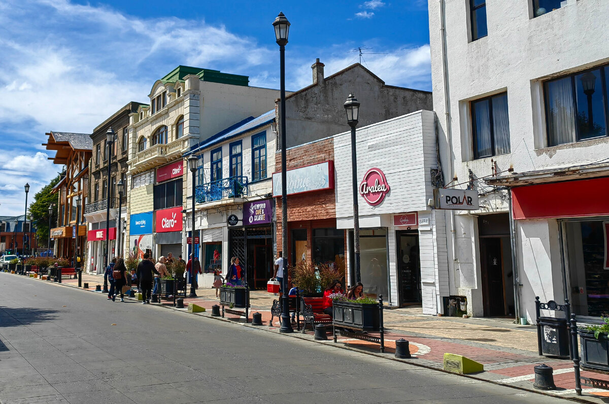 на одной из центральных улиц Пунта Аренас