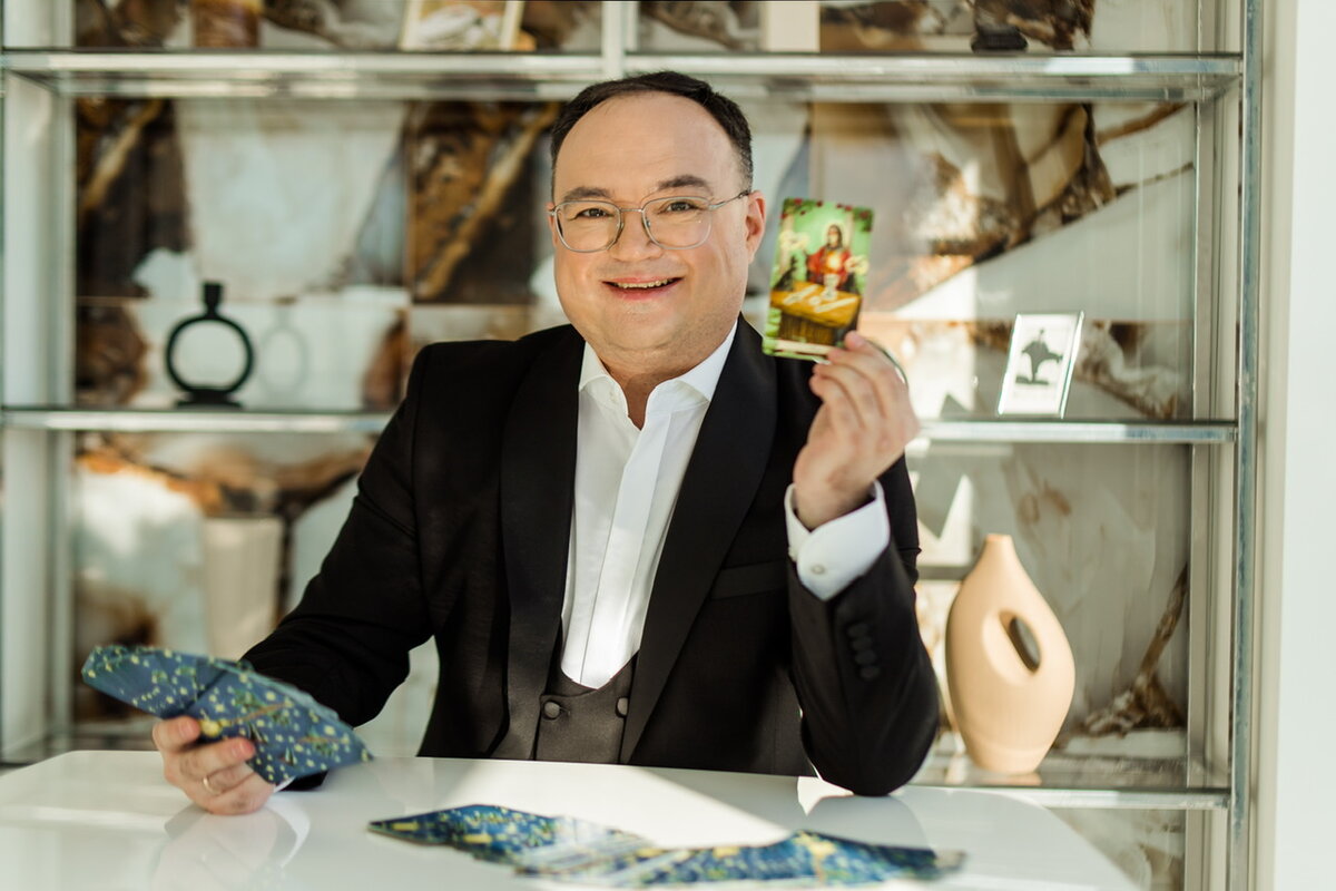 Деньги — это усилитесь качеств человека. Для меня деньги — инструмент достижения целей.