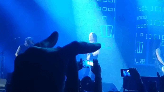 Юный фанат Кипелова на концерте. Видео автора